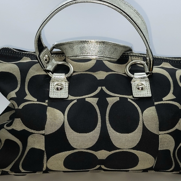 Coach Poppy Purse - Picture 2 of 7